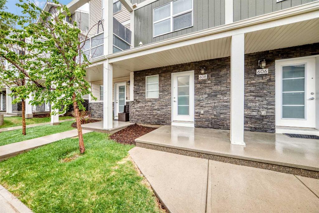 608 Redstone View NE, Calgary, Alberta, T3N 0M9