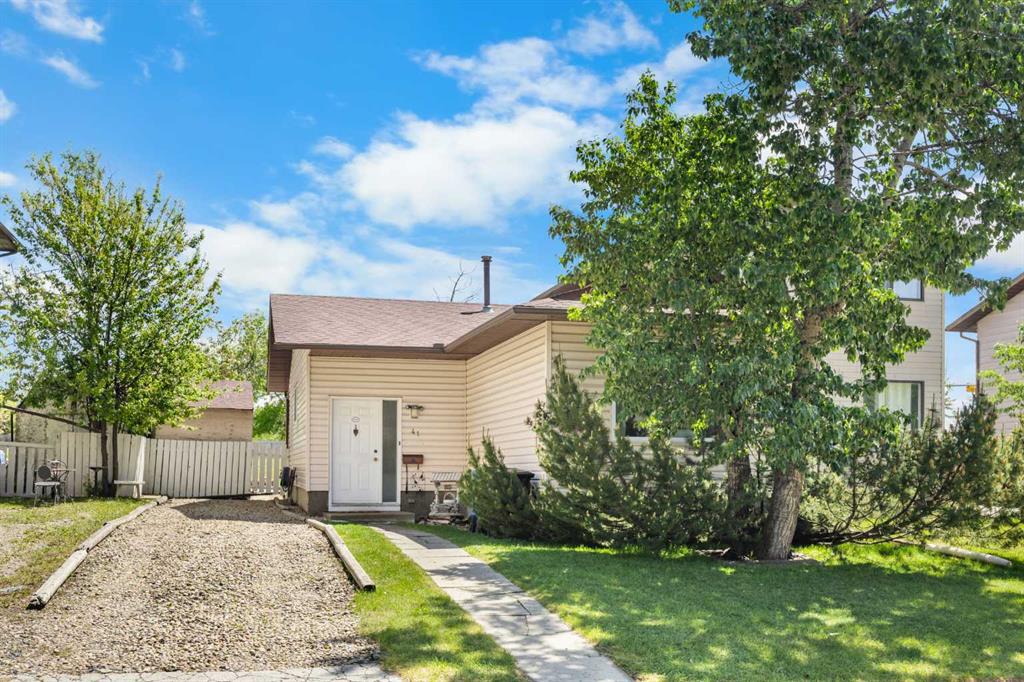 41 Castleglen Road NE, Calgary, Alberta, T3J 1P2