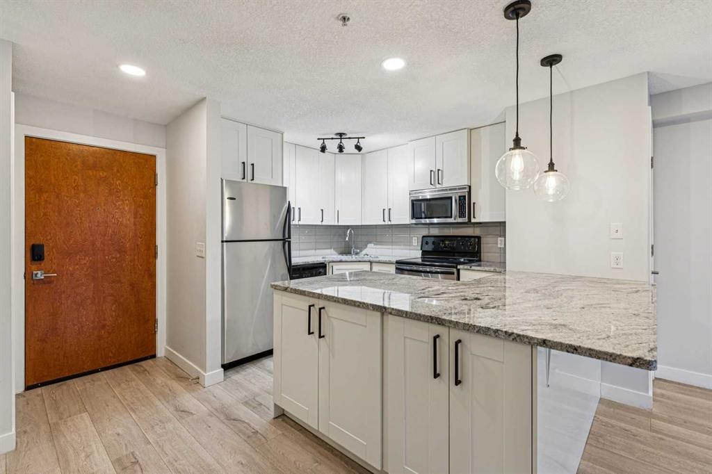 #304 317 19 Avenue SW, Calgary, Alberta, T2S 0E1