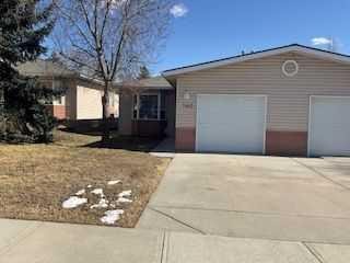140 Dovista Court SE, Calgary, Alberta, T2B 3P4