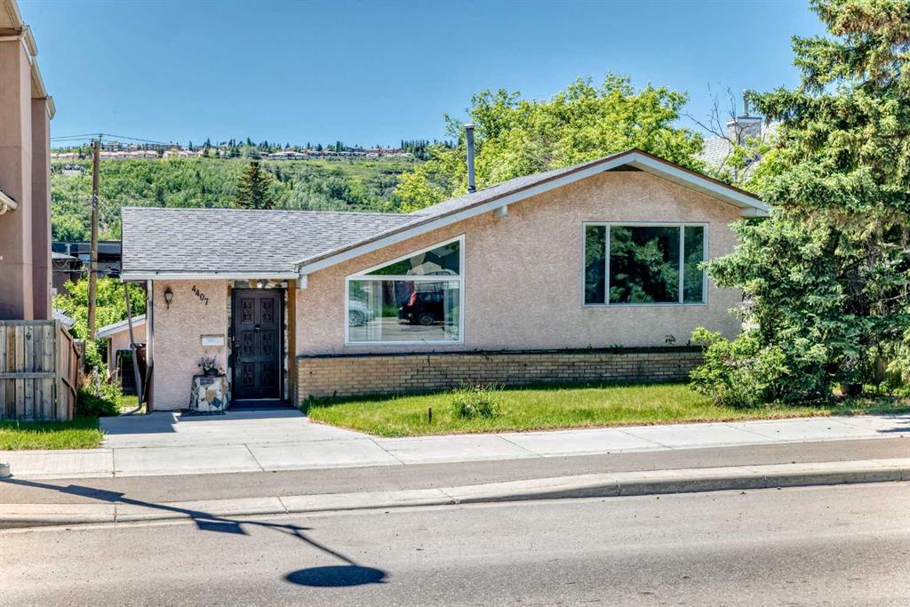 4407 Bowness Road NW, Calgary, Alberta, T3B 0A7