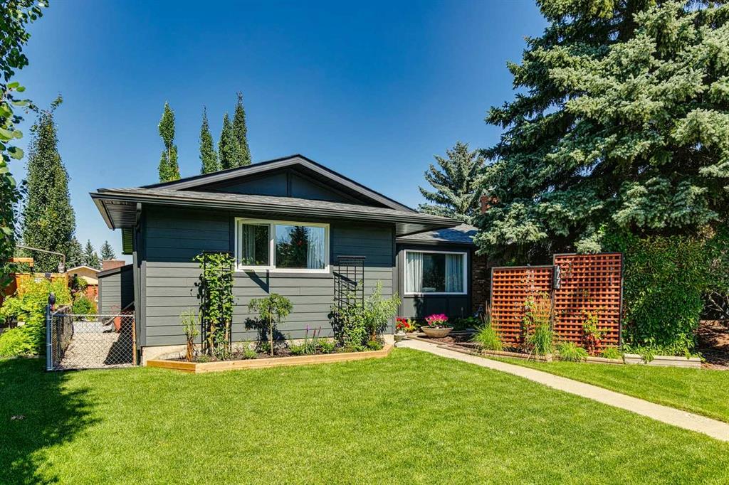 444 Bracewood Crescent SW, Calgary, Alberta, T2W 3B8