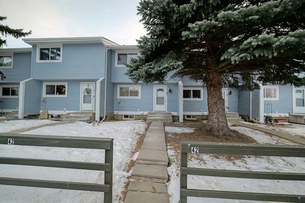 #42 195 Manora Place NE, Calgary, Alberta, T2A 5J8
