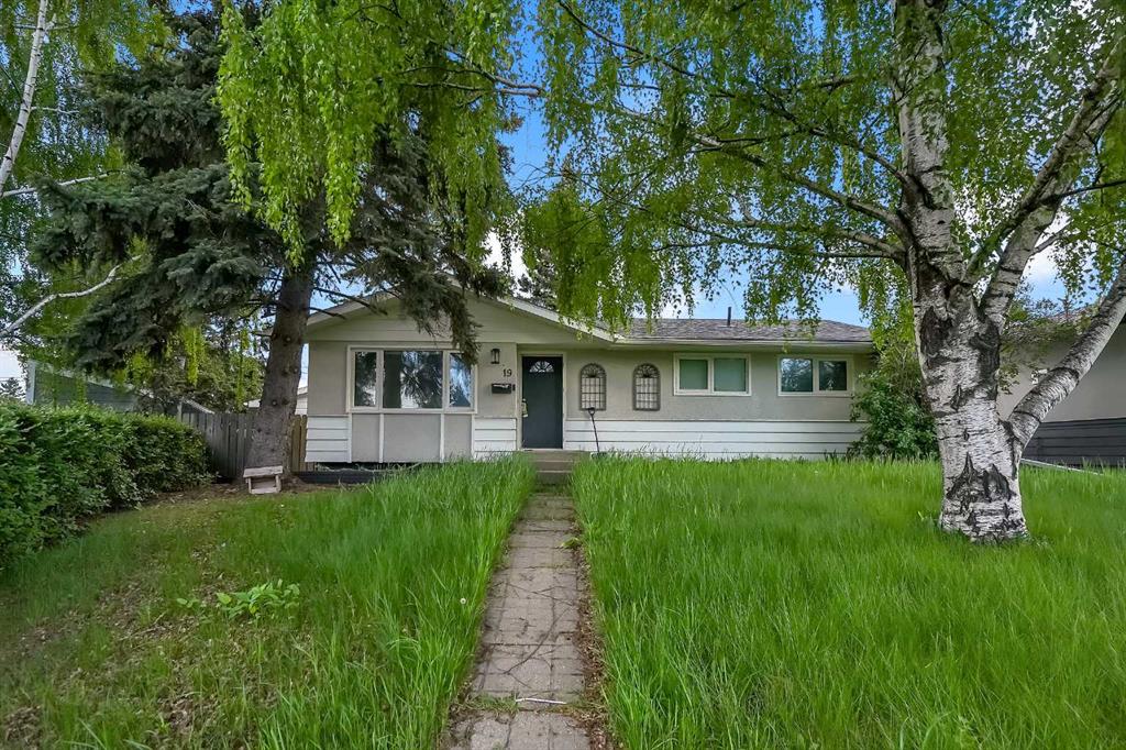 19 Haddock Road SW, Calgary, Alberta, T2V 3J9
