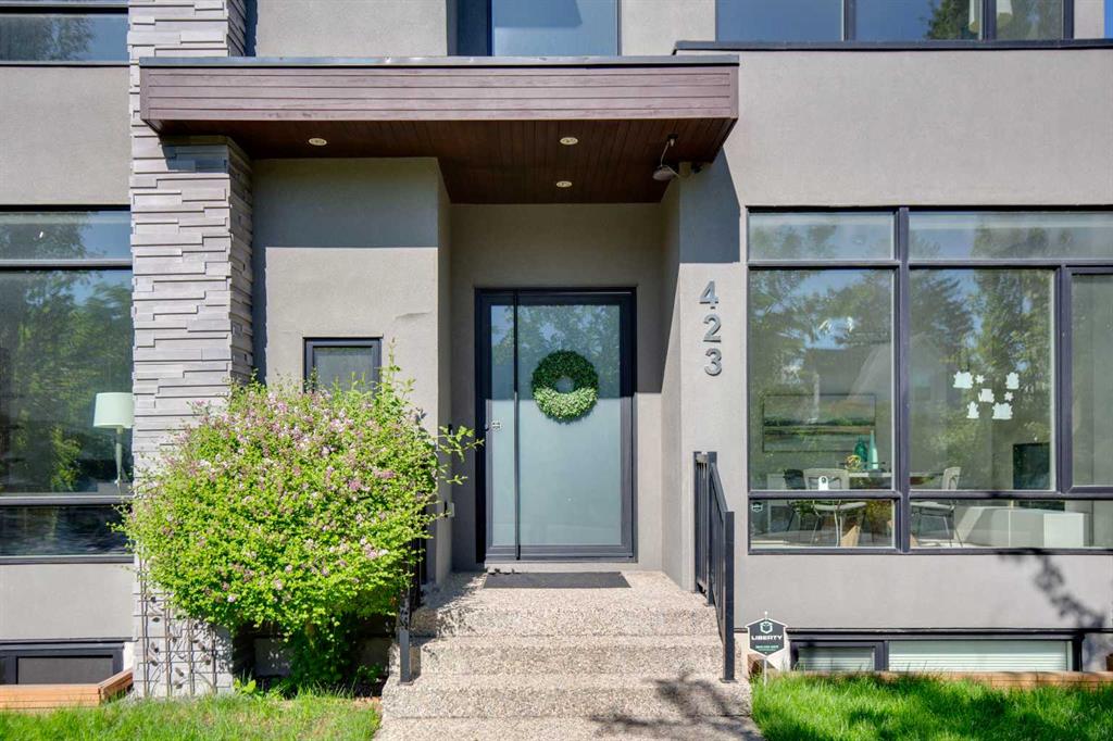 423 7A Street NE, Calgary, Alberta, T2E 4E9