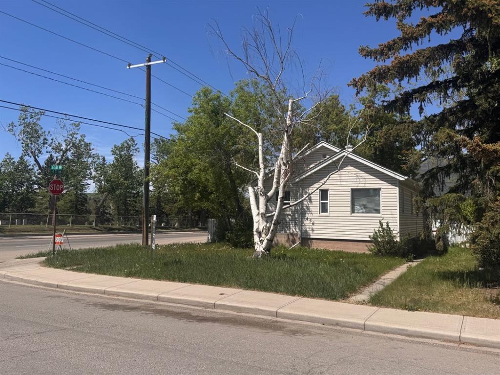 458 34 Avenue NW, Calgary, Alberta, T2K0B8