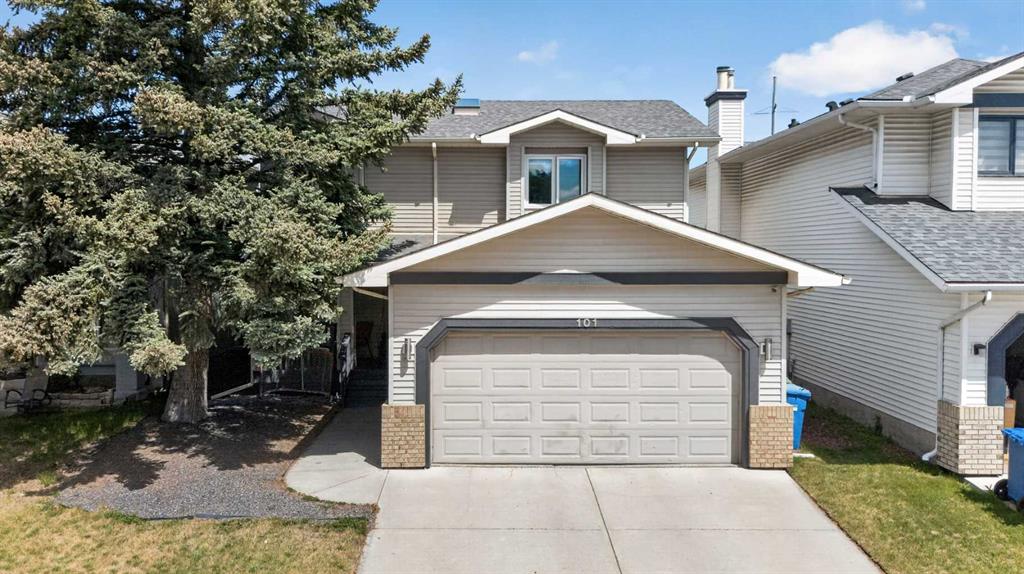 101 Douglasbank Way SE, Calgary, Alberta, T2Z 1W4