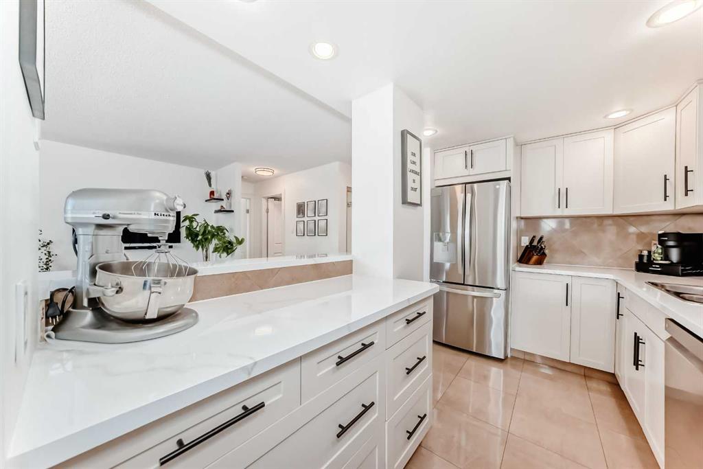 #205 1334 14 Avenue SW, Calgary, Alberta, T3C 0W2