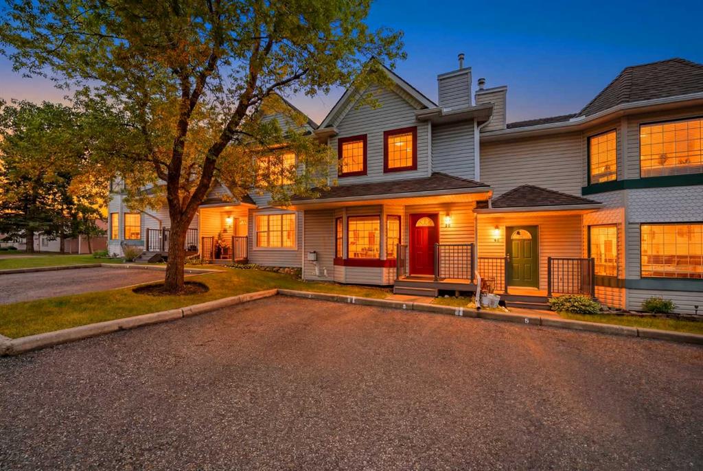 42 Patina Point SW, Calgary, Alberta, T3H 3J7