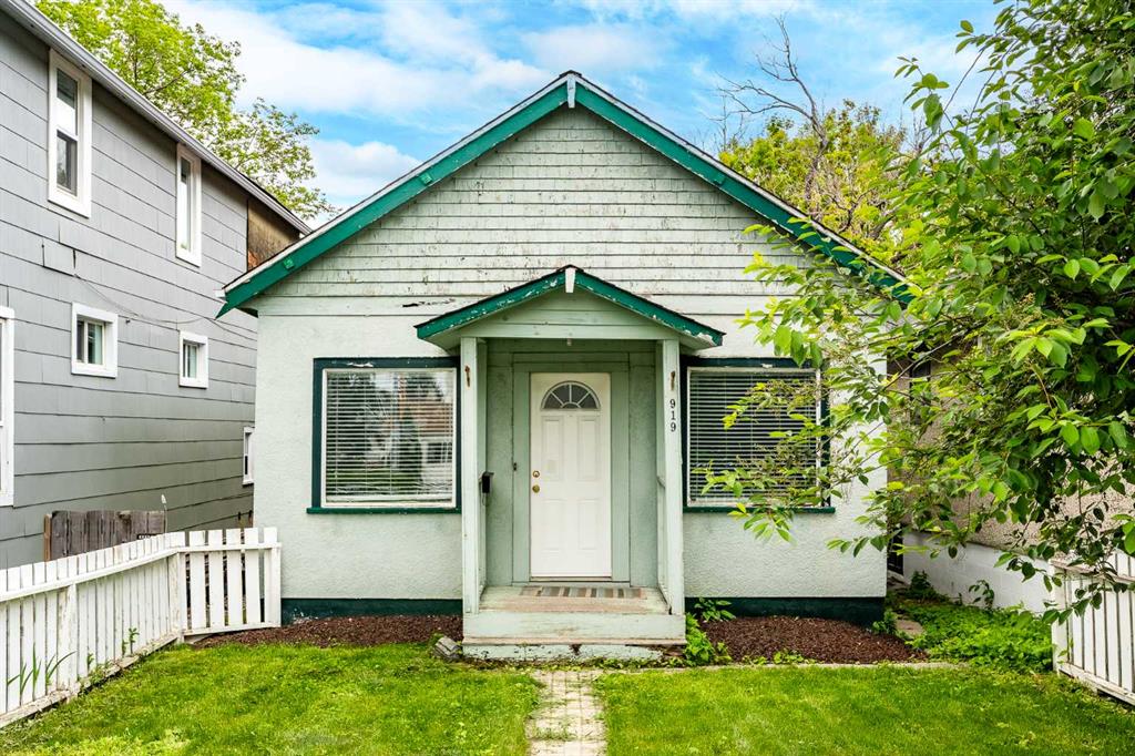 919 20 Avenue NW, Calgary, Alberta, T2M 1E6
