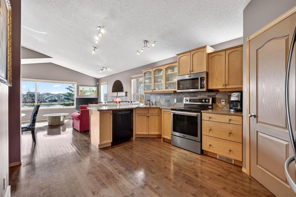136 West Creek Glen, Chestermere, Alberta, T1X 1P8