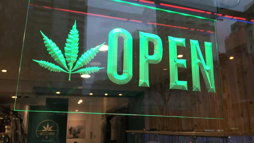 12112 Cannabis Store Avenue E, Cochrane, Alberta, T4C2C1
