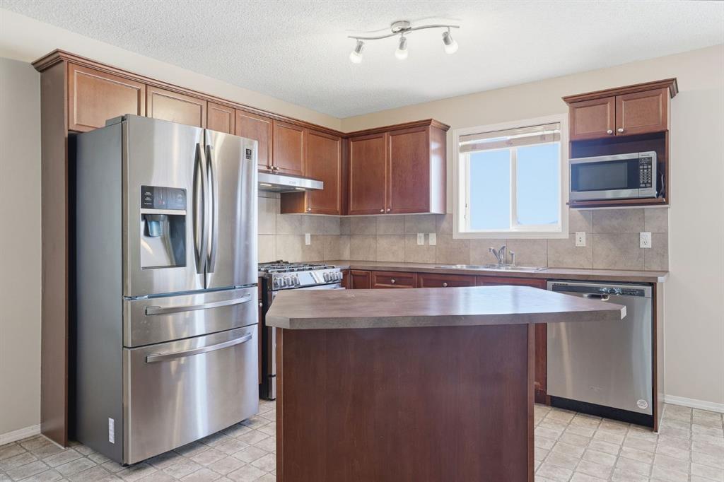 260 Covemeadow Road NE, Calgary, Alberta, T3K 6E6