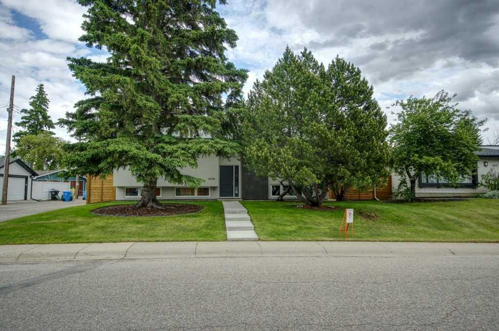 12108 Lake Waterton Way SE, Calgary, Alberta, T2J 2M4