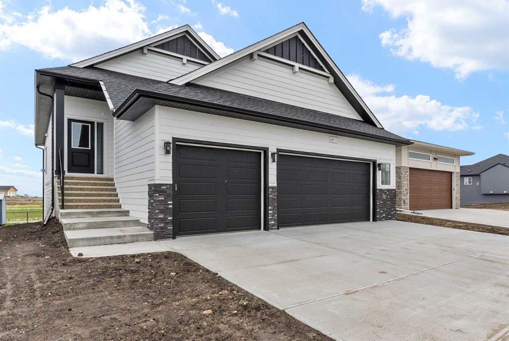 716 Mandalay Avenue, Carstairs, Alberta, T0M 0N0