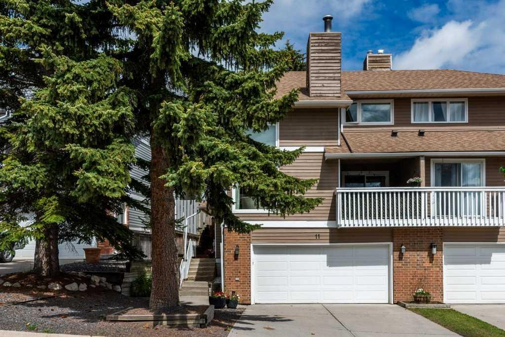 11 Stradwick Place SW, Calgary, Alberta, T3H 1T3