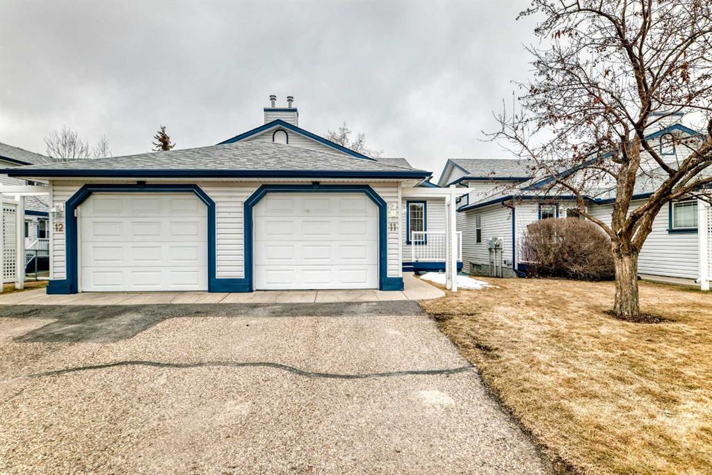 #11 33 Stonegate Drive NW, Airdrie, Alberta, T4B 2V6