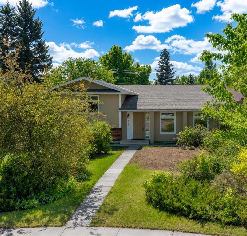 452 PARKRIDGE Rise SE, Calgary, Alberta, T2J5C3