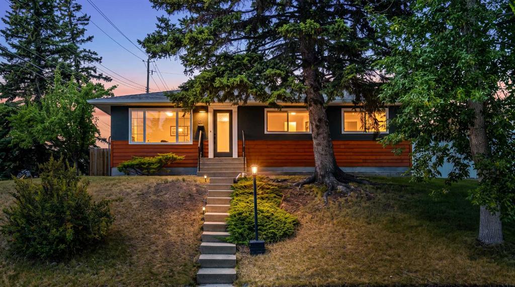 81 White Oak Crescent SW, Calgary, Alberta, T3C 3J9