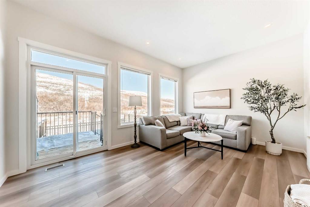 272 Cranbrook Square SE, Calgary, Alberta, T3M3K8
