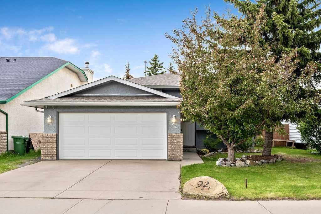 92 Waterstone Crescent SE, Airdrie, Alberta, T4B 2E5
