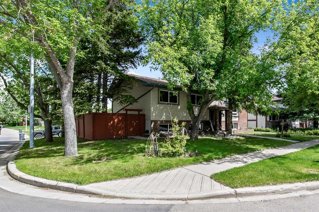 12 Robinson Drive, Okotoks, Alberta, T1S 1C3