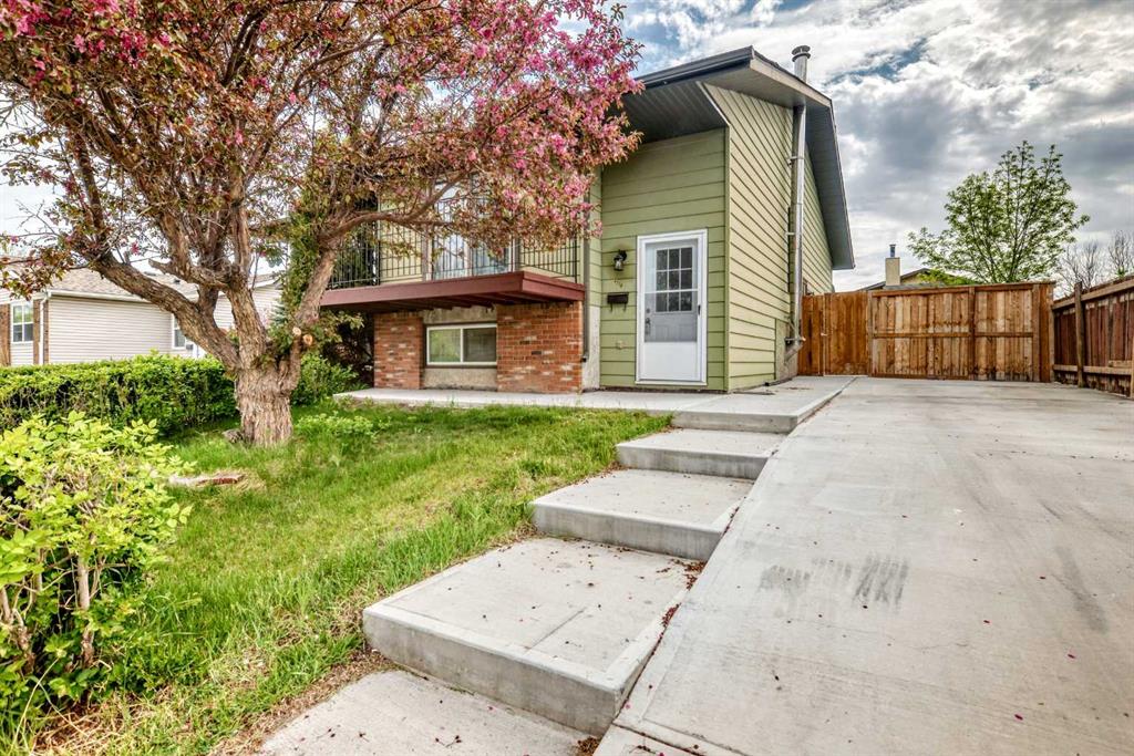 4218 38 Street NE, Calgary, Alberta, T1Y 5S7