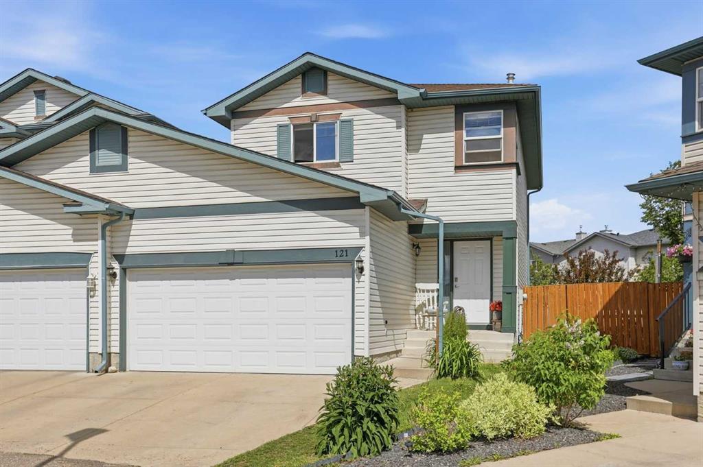 121 Canoe Square SW, Airdrie, Alberta, T4B 2N7
