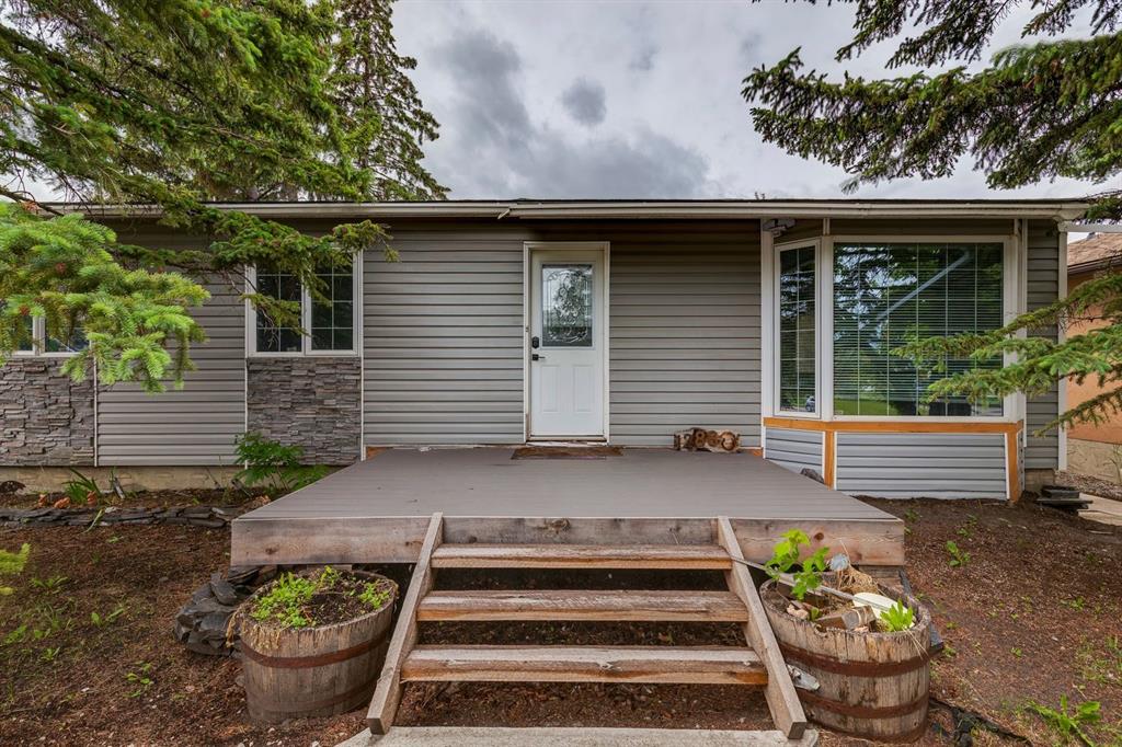 1288 Lake Sylvan Drive SE, Calgary, Alberta, T2J 3C8