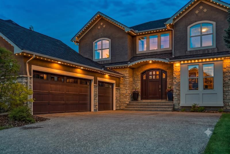 74 Discovery Ridge Heights SW, Calgary, Alberta, T3H 5S9