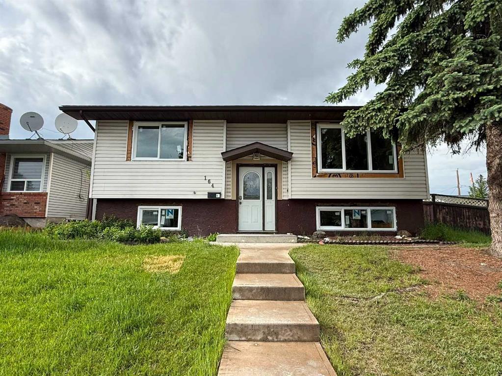 164 Manora Crescent NE, Calgary, Alberta, T2A 4S5
