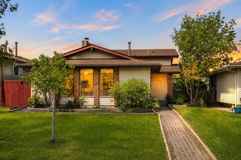 471 Berkley Crescent NW, Calgary, Alberta, T3K 1A9
