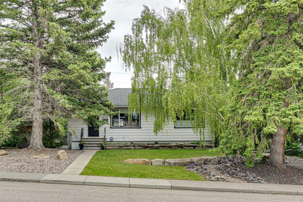4024 Grove Hill Road SW, Calgary, Alberta, T3E 4E6
