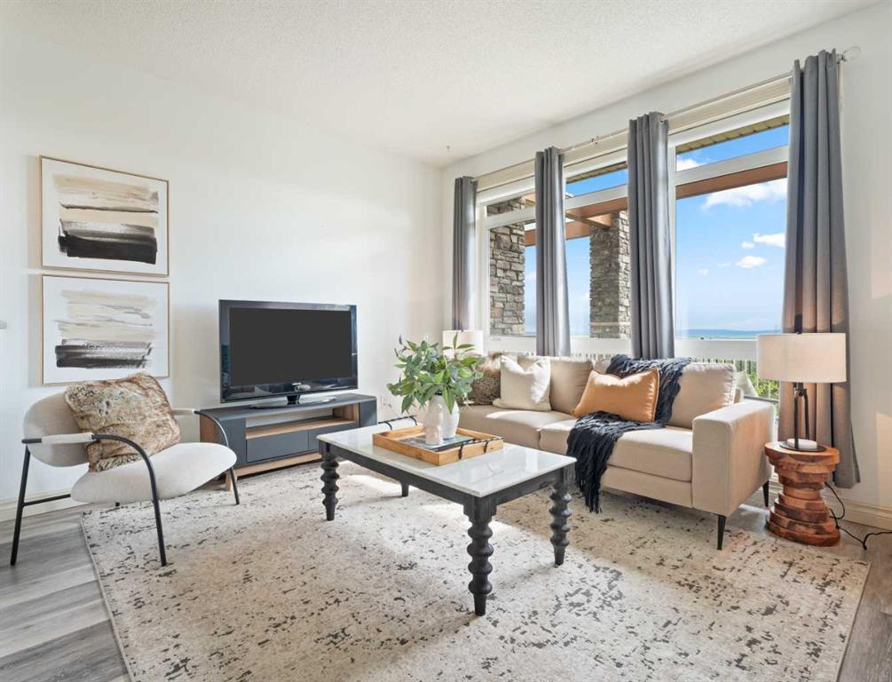 #4 153 Rockyledge View NW, Calgary, Alberta, T3G 5Y5