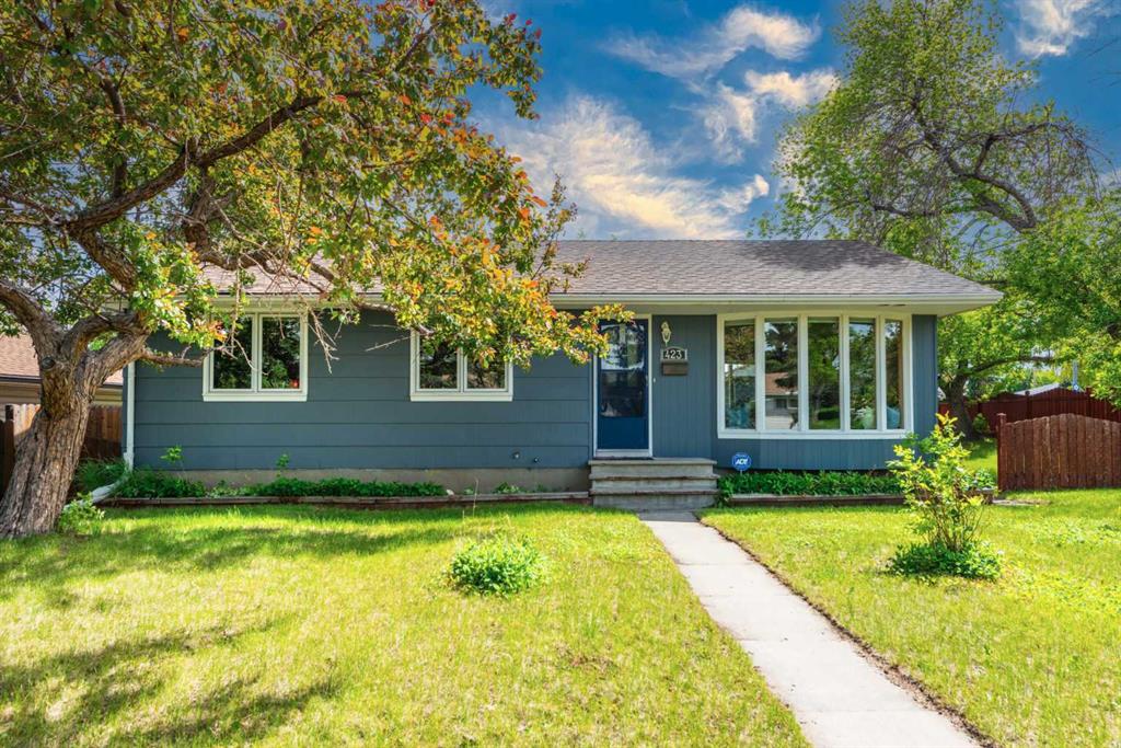 423 Spyhill Road NW, Calgary, Alberta, T2K 3P1