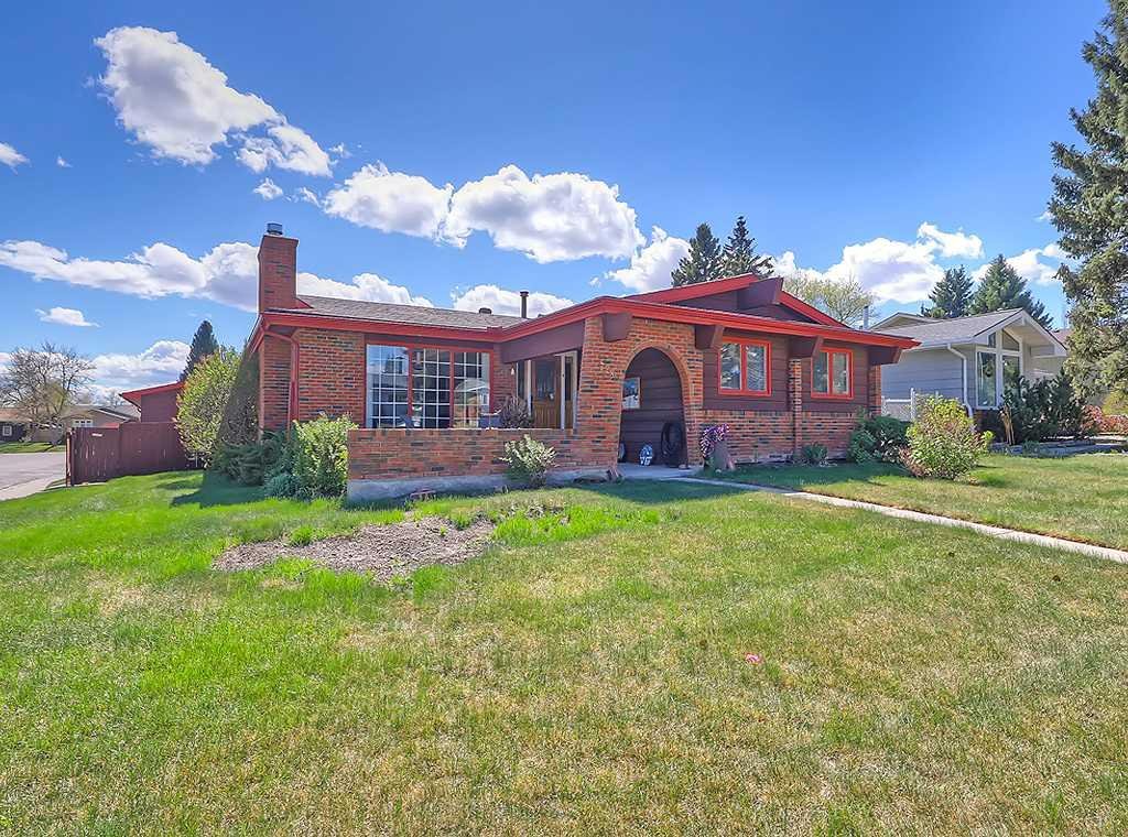 728 Parkvalley Road SE, Calgary, Alberta, T2J 4V8