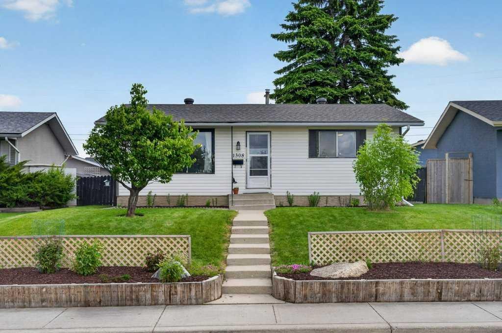 1308 Pensacola Way SE, Calgary, Alberta, T2A2H2