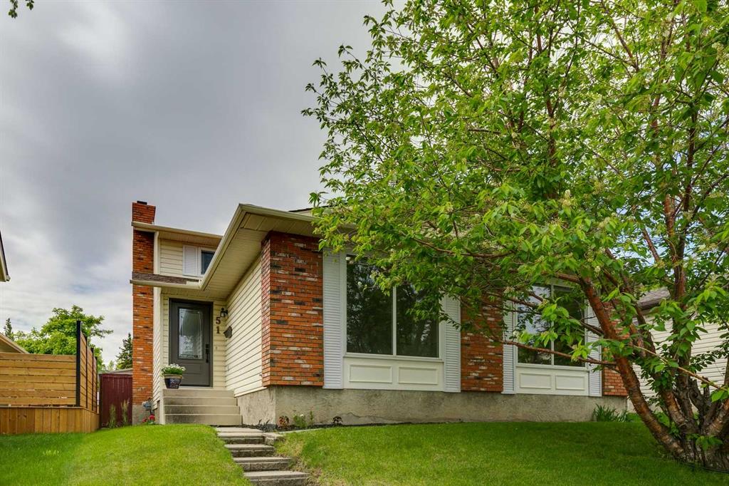 51 Woodbrook Green SW, Calgary, Alberta, T2W4P6