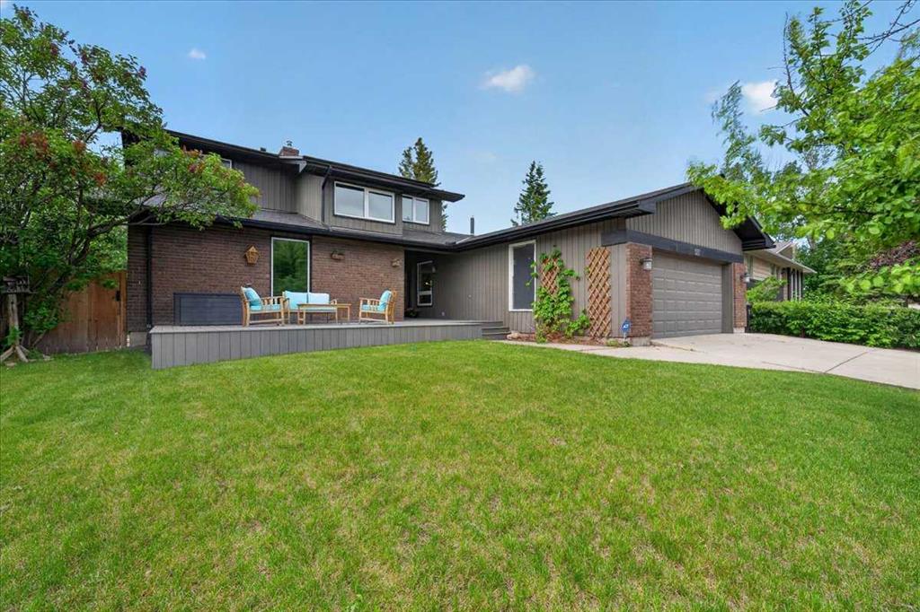 127 Pump Hill Crescent SW, Calgary, Alberta, T2V 4L9
