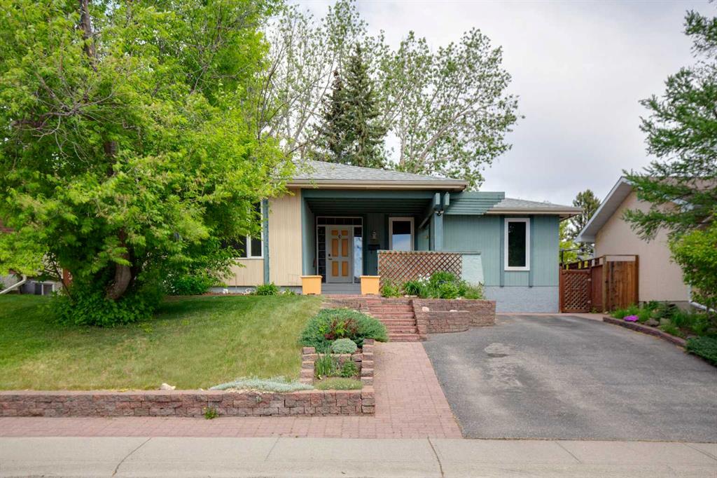 328 Norseman Road NW, Calgary, Alberta, T2K 5M5