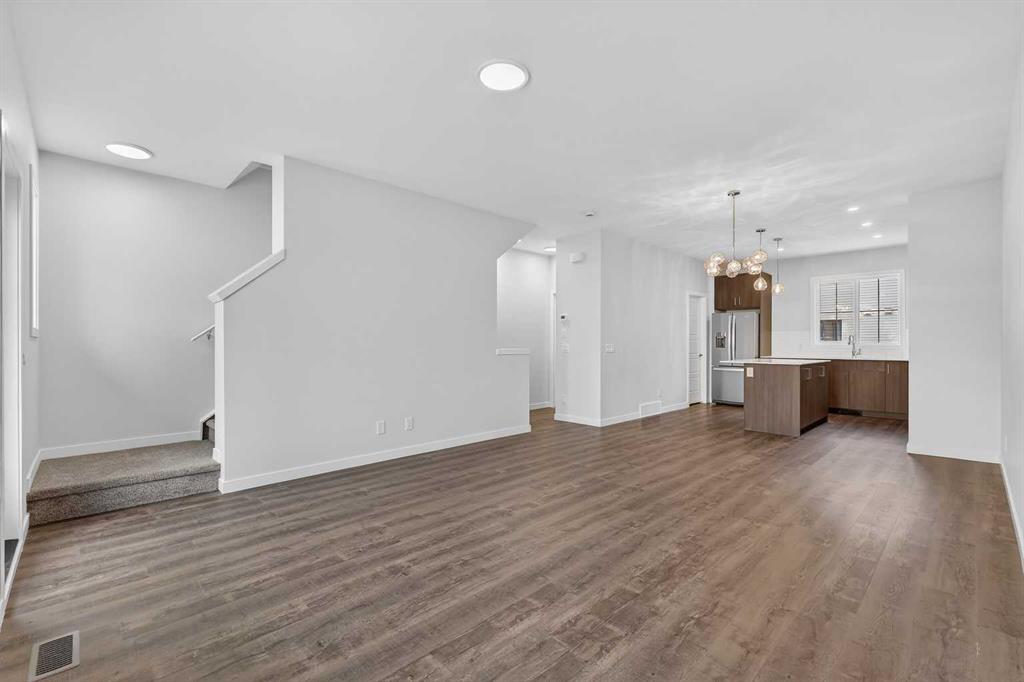 172 Hotchkiss Common SE, Calgary, Alberta, T3S 0X5