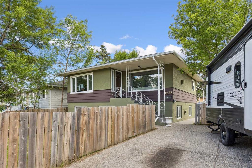 1232 Danloe Street NE, Calgary, Alberta, T2E8X6