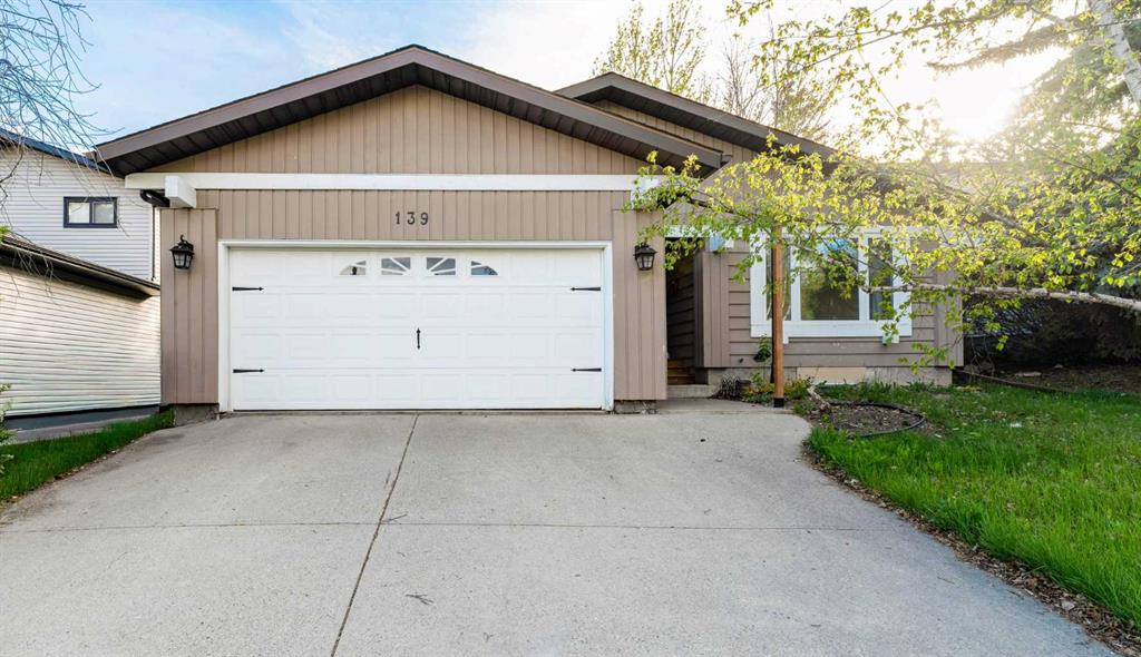 139 Edgehill Place NW, Calgary, Alberta, T3A 2S4
