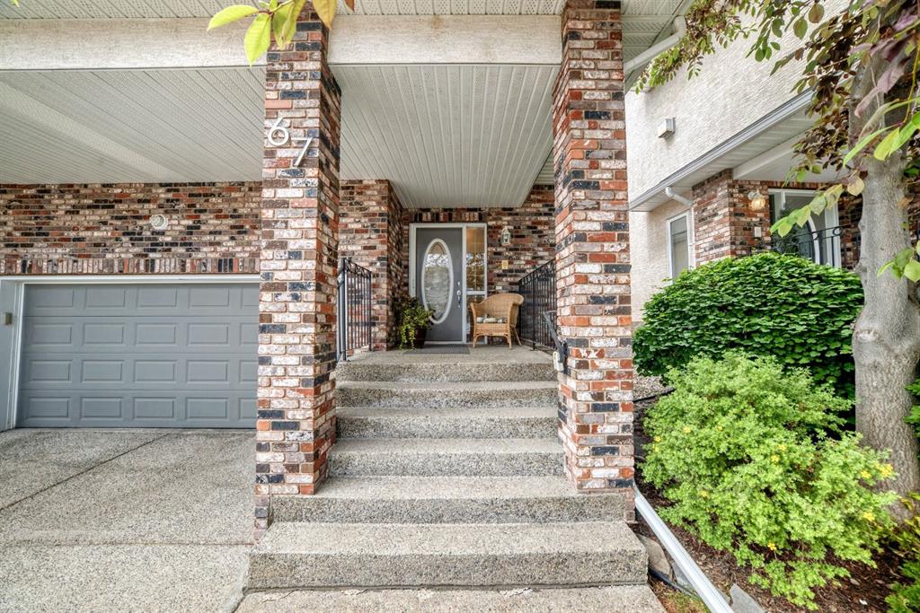 #67 100 Signature Way SW, Calgary, Alberta, T3H 2X9