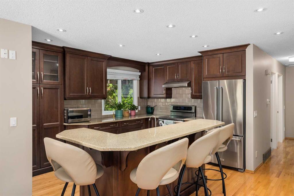 2708 48 Street NE, Calgary, Alberta, T1Y 1H1
