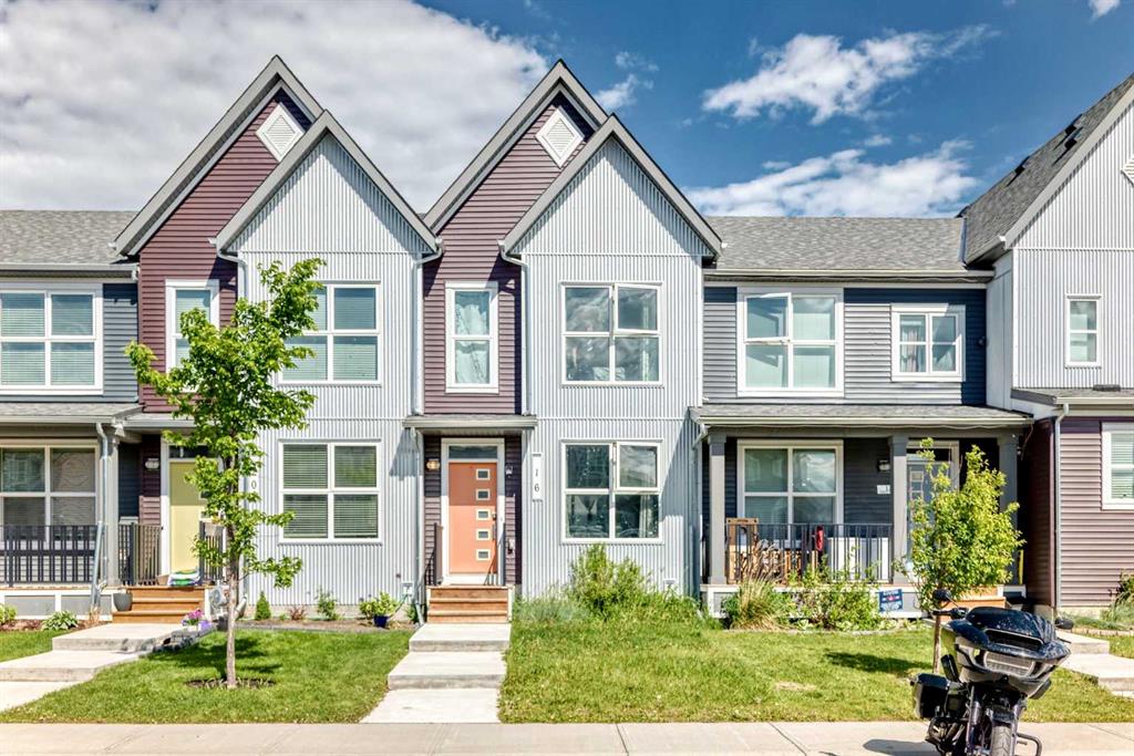 16 Carringvue Way NW, Calgary, Alberta, T3P 1K8