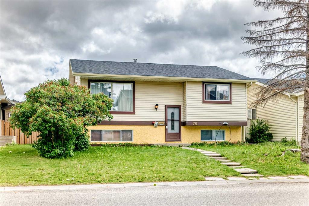 79 Castledale Way NE, Calgary, Alberta, T3J 1X6