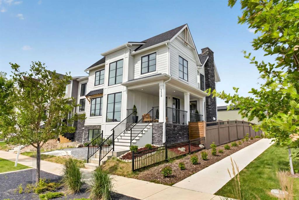 235 Treeline View SW, Calgary, Alberta, T2Y0W6