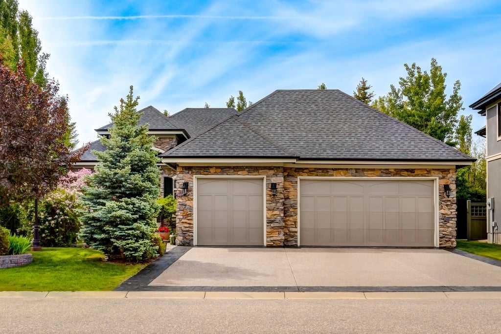 115 Wentworth Lane SW, Calgary, Alberta, T3H 0E1