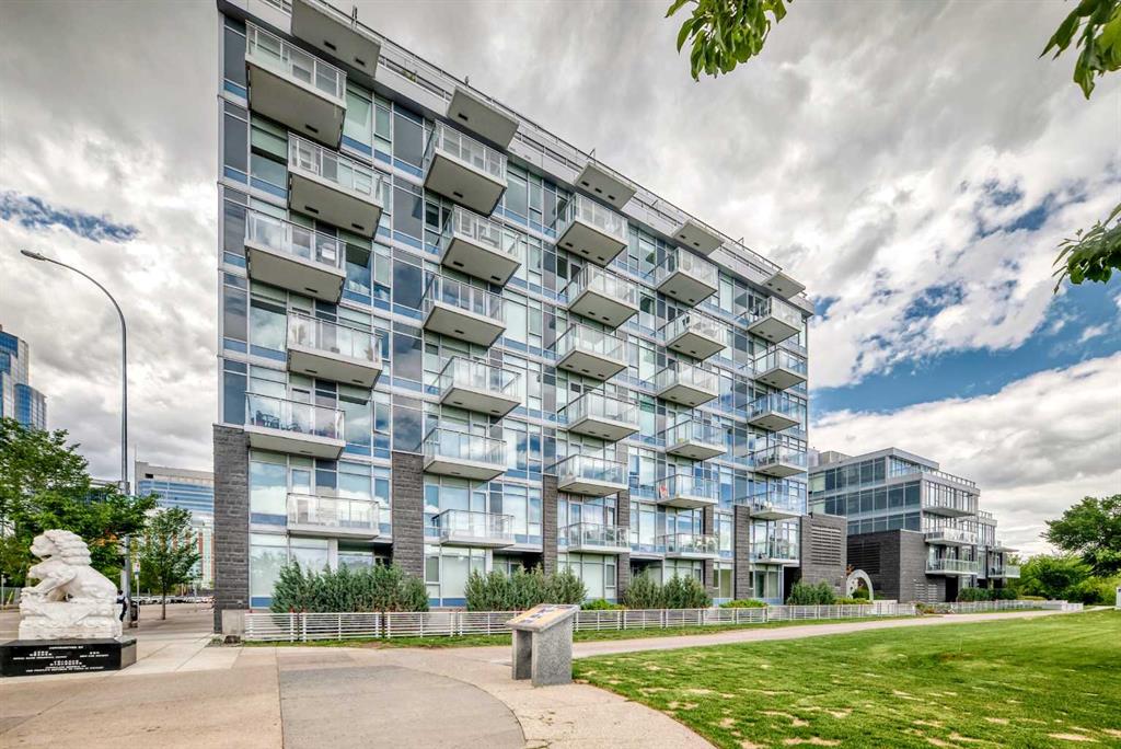 #106 118 Waterfront Court SW, Calgary, Alberta, T2P1K8